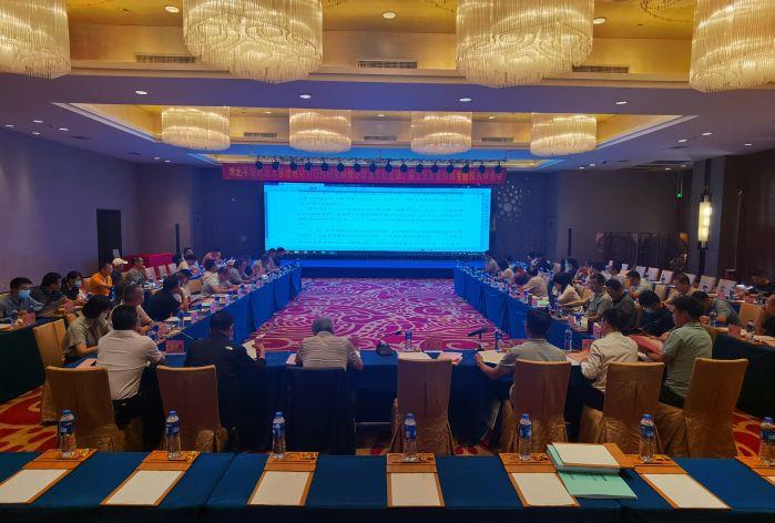 专题报告审核会现场(摄影:赵孖珑) 专题报告审核会现场(摄影:赵孖珑)